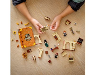 LEGO® Harry Potter™ 76382 Čarovné momenty z Rokfortu: Hodina transfigurácie