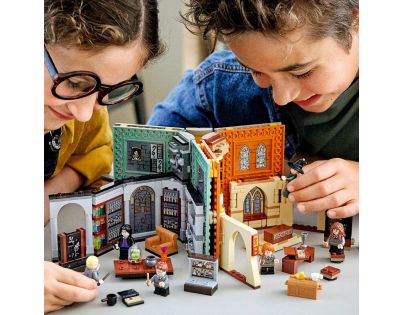 LEGO® Harry Potter™ 76382 Čarovné momenty z Rokfortu: Hodina transfigurácie