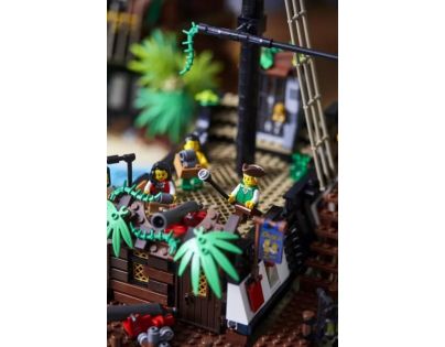 LEGO Ideas 21322 Pirates of Barracuda Bay