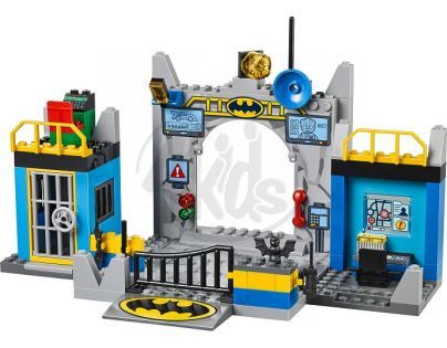 LEGO Juniors 10672 - Batman™: Obrana Betcave