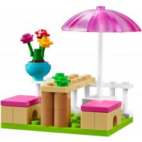 LEGO Juniors 10727 Emma a zmrzlinářská dodávka 6