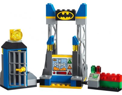 LEGO Juniors 10753 Joker útočí na Batcave
