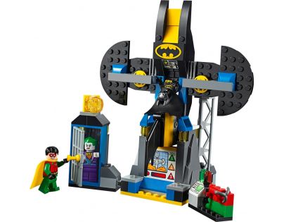 LEGO Juniors 10753 Joker útočí na Batcave