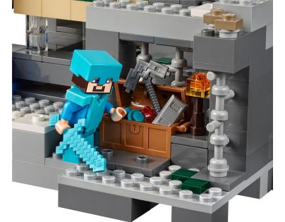 LEGO Minecraft 21124 Konečná brána