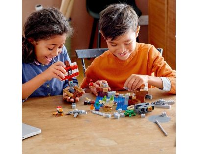 LEGO® Minecraft™ 21152 Dobrodružstvo na pirátskej lodi