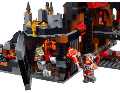 LEGO Nexo Knights 70323 Jestrovo sopečné doupě