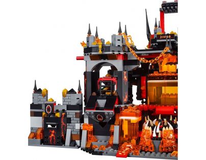 LEGO Nexo Knights 70323 Jestrovo sopečné doupě
