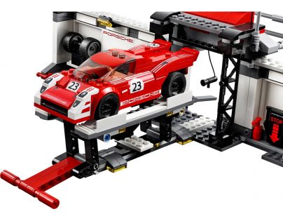 LEGO Speed Champions 75876 Porsche 919 Hybrid a 917K ulička v boxech