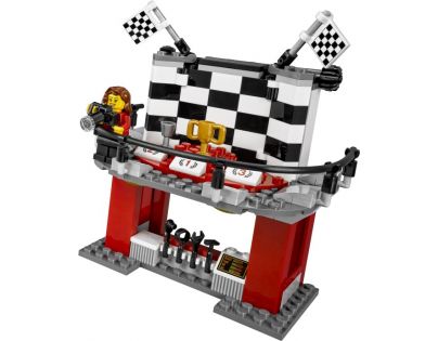 LEGO Speed Champions 75912 Porsche 911 GT v cílové rovince