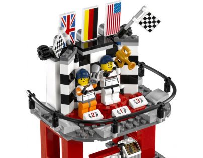LEGO Speed Champions 75912 Porsche 911 GT v cílové rovince