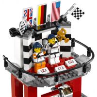 LEGO Speed Champions 75912 Porsche 911 GT v cílové rovince 5