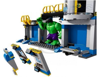 LEGO Super Heroes 76018 - Hulk™ Rozbití laboratoře
