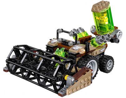 LEGO Super Heroes 76054 Batman Scarecrow Sklizeň strachu