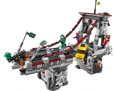 LEGO Super Heroes 76057 Spiderman: Úžasný souboj pavoučích válečníků na mostě