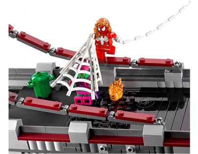 LEGO Super Heroes 76057 Spiderman: Úžasný souboj pavoučích válečníků na mostě