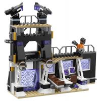 LEGO Super Heroes 76103 Corvus Glaive útočí 5
