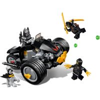 LEGO Super Heroes 76110 Batman: Útok Talonov 3