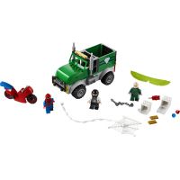 LEGO Super Heroes 76147 Vulture a prepadnutie kamiónu 2