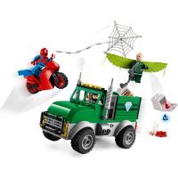 LEGO Super Heroes 76147 Vulture a prepadnutie kamiónu 3