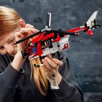 LEGO® Technic 42092 Záchranárska helikoptéra 4
