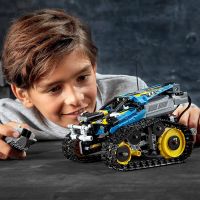 LEGO® Technic 42095 Kaskadérske pretekárske auto na diaľkové ovládanie 3