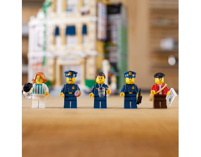 LEGO® ICONS 10278 Policajná stanica
