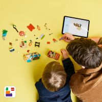 LEGO® Bluey 11202 Bluey a rodinný výlet autom na pláž 5