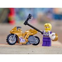LEGO® City 60309 kaskadérske motorka sa selfie tyčou 6
