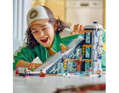 LEGO® City 60366 Lyžiarske a lezecké stredisko