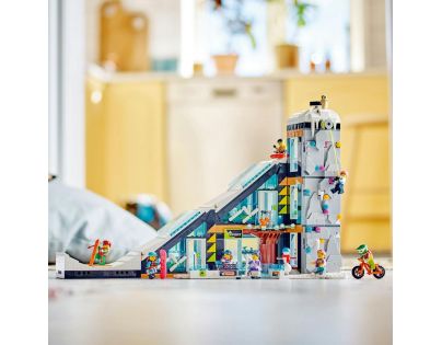 LEGO® City 60366 Lyžiarske a lezecké stredisko