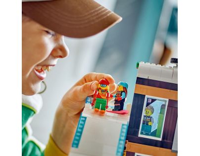 LEGO® City 60366 Lyžiarske a lezecké stredisko