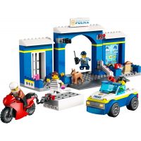 LEGO® City 60370 Naháňačka na policajnej stanici 2