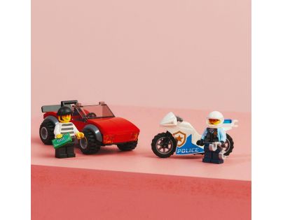 LEGO® City 60392 Naháňačka auta s policajnou motorkou