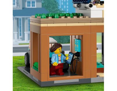 LEGO® City 60398 Rodinný dom a elektromobil