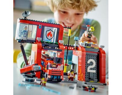 LEGO® City 60414 Hasičská stanica s hasičským vozidlom - Poškodený obal