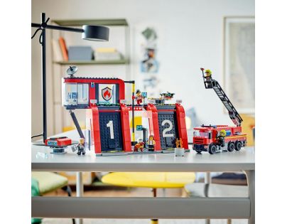 LEGO® City 60414 Hasičská stanica s hasičským vozidlom