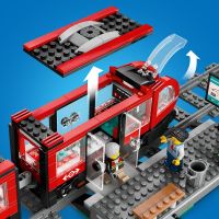 LEGO® City 60423 Električka a zastávka v centre mesta 5