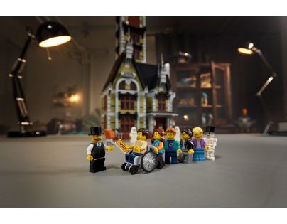 LEGO® ICONS 10273 Strašidelný dom na jarmoku