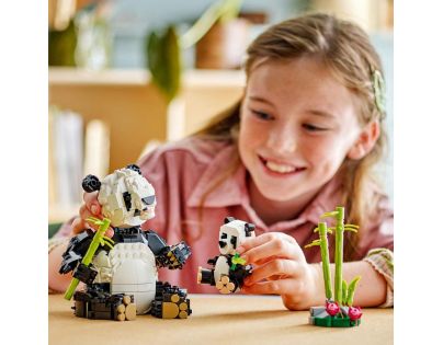 LEGO® Creator 3 v 1 31165 Divoké zvieratá Pandia rodinka