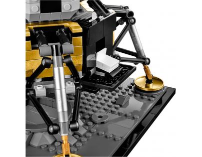 LEGO® Creator Expert 10266 Lunárny modul NASA Apollo 11 - Poškodený obal