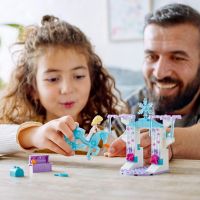 LEGO® Disney Ľadové kráľovstvo 43209 Ľadová stajňa Elsy a Nokka 3