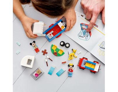 LEGO® Disney Mickey and Friends 10777 Myšiak Mickey a Myška Minnie idú kempovať