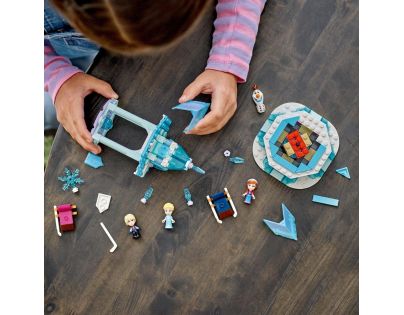 LEGO® Disney Princess™ 43218 Čarovný kolotoč Anny a Elsy