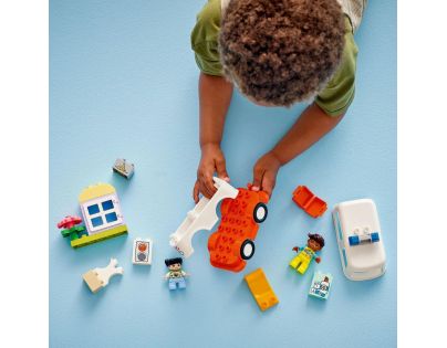 LEGO® DUPLO® 10447 Sanitka a vodič
