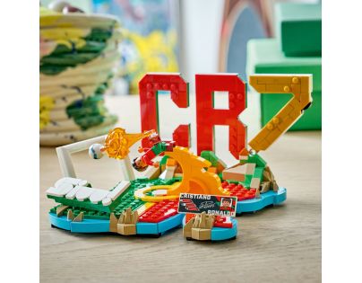LEGO® Editions 43012 Cristiano Ronaldo – Hviezdne momenty futbalu