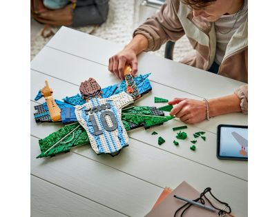 LEGO® Editions 43018 Lionel Messi – Okamžik víťazstvo