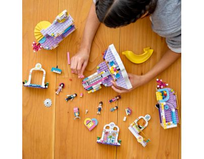 LEGO® Friends 41450 Nákupné stredisko v mestečku Heartlake