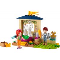 LEGO® Friends 41696 Čistenie poníka v stajni 2