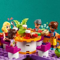 LEGO® Friends 41747 Komunitná kuchyňa v mestečku Heartlake 3