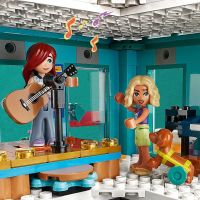 LEGO® Friends 41748 Komunitné centrum v mestečku Heartlake 6